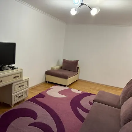 У Тахира Apartment Almaty Exterior photo