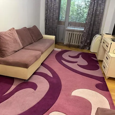 У Тахира Apartment Almaty Exterior photo